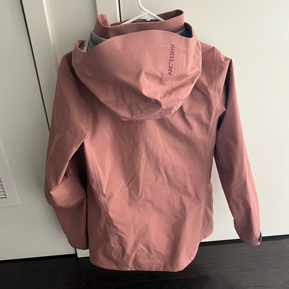 NEW Arc’teryx Ravenna LT - size XS - Picture 3 of 4